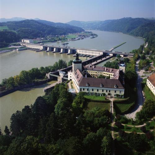 Gasthof Boehm Persenbeug Exterior photo