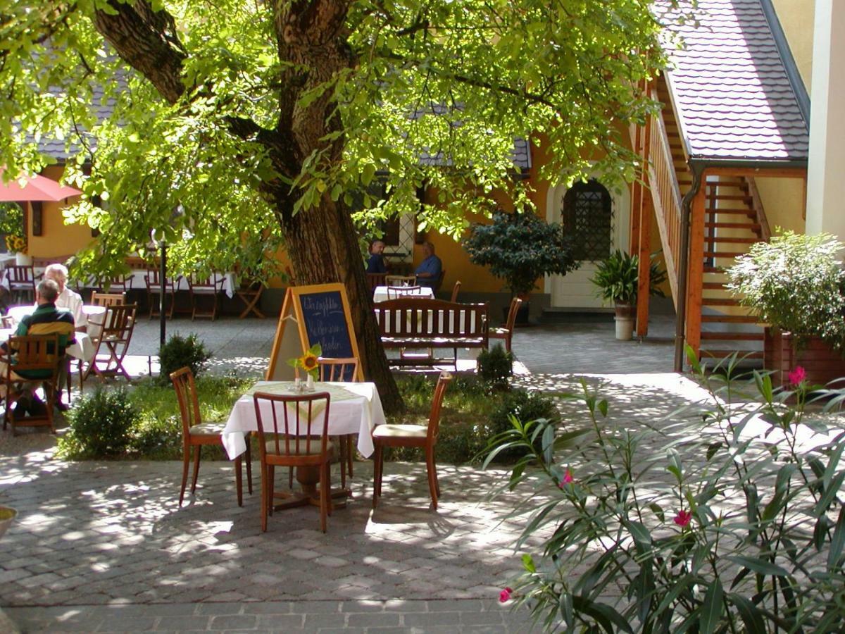Gasthof Boehm Persenbeug Exterior photo